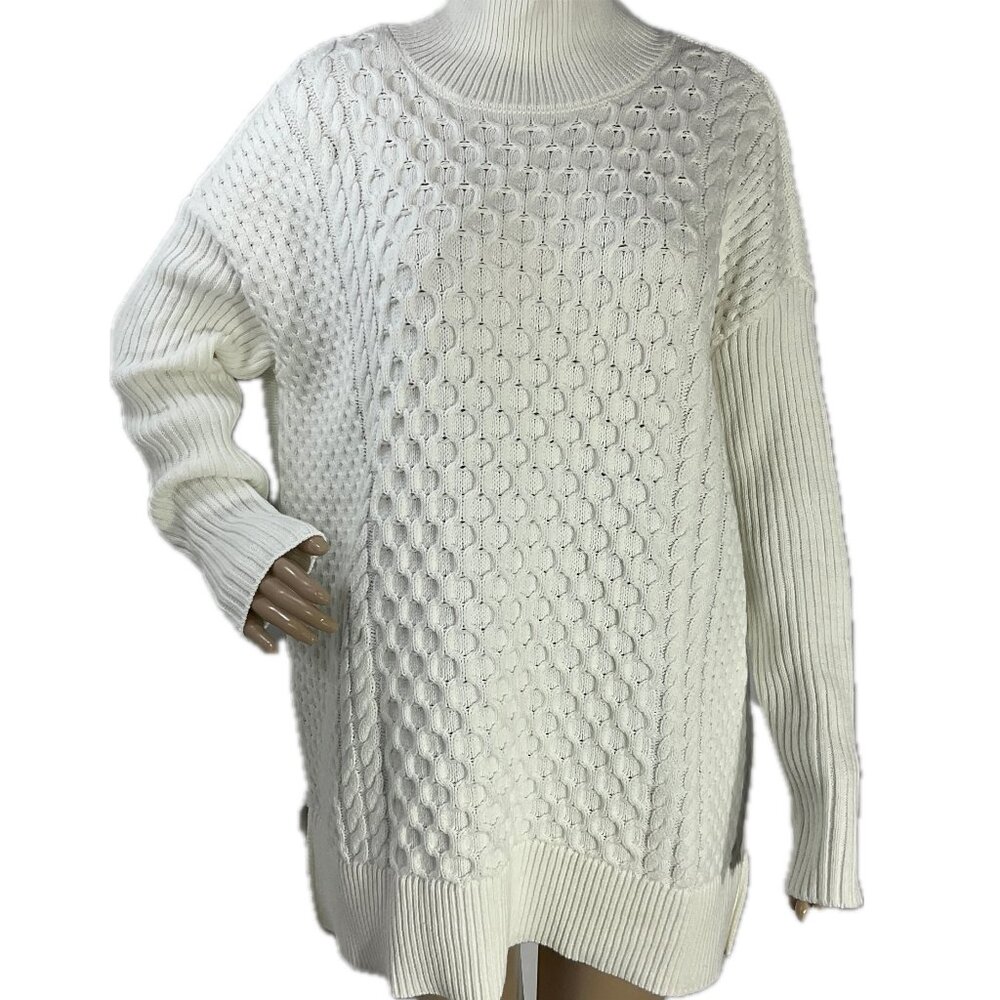 NWT Crown & Ivy Size Med Oversized Sweater Womens Ivory Knit